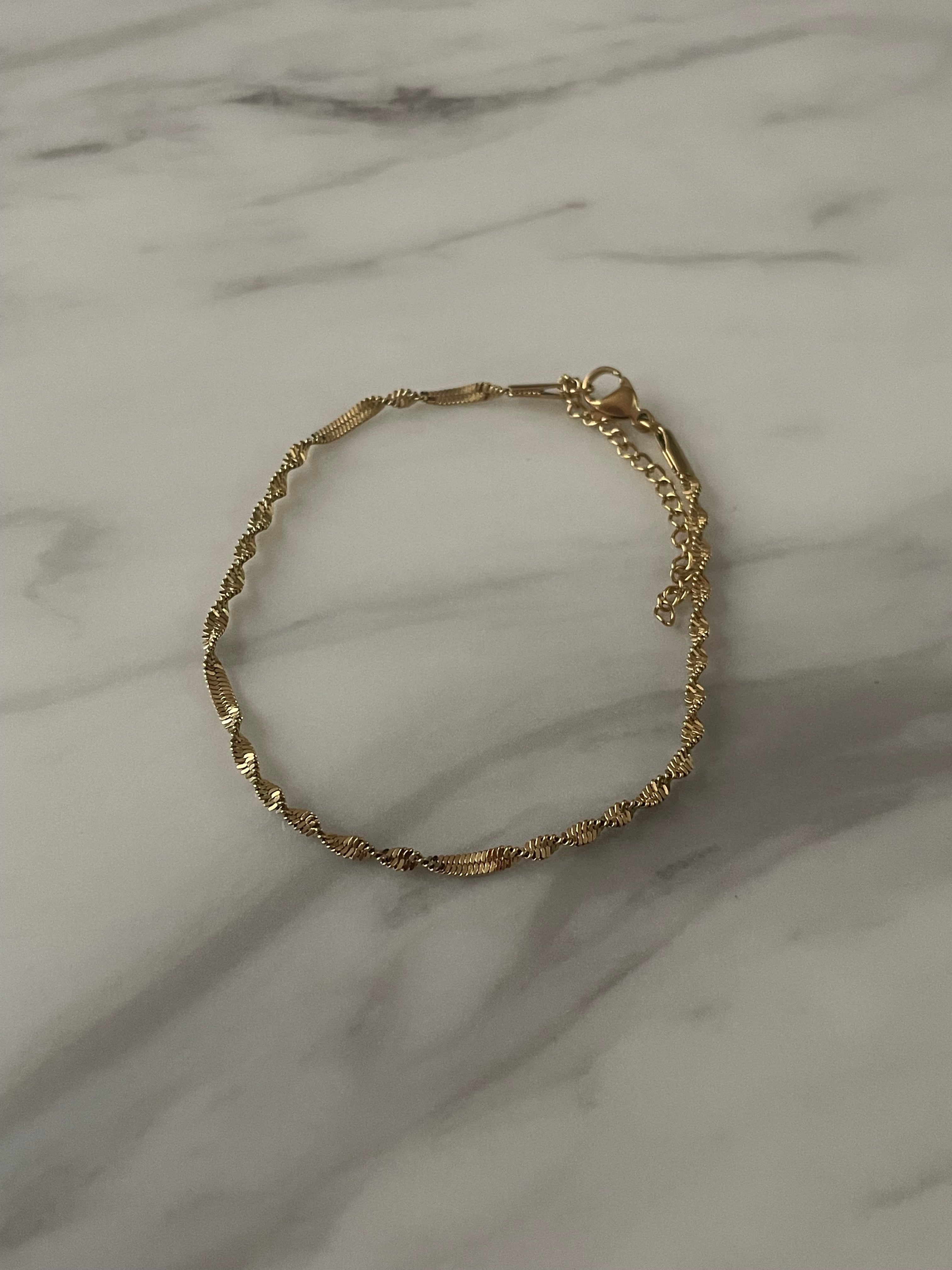 18k Gold Plated Dainty Twisted Bracelet
