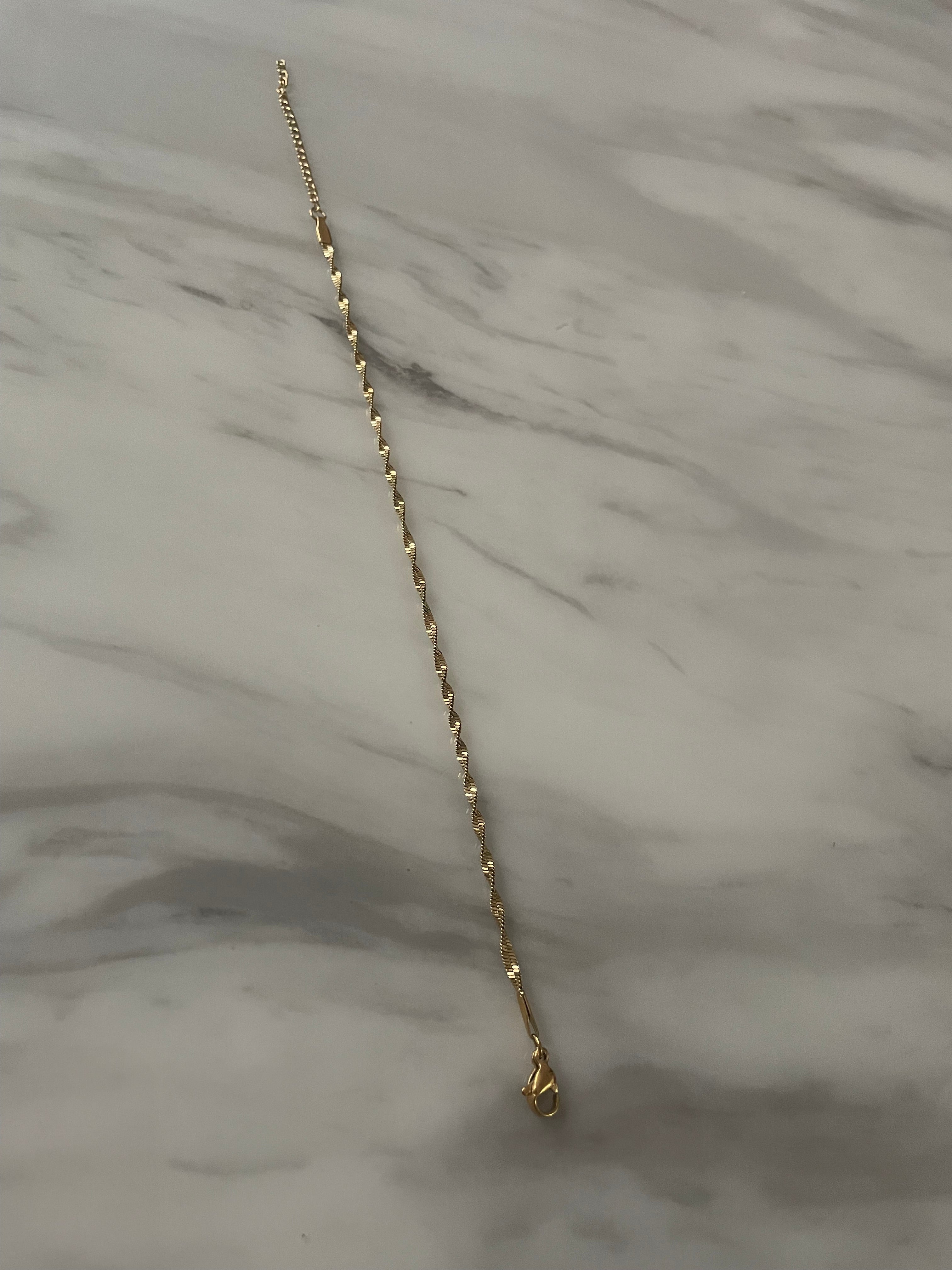 18k Gold Plated Dainty Twisted Bracelet