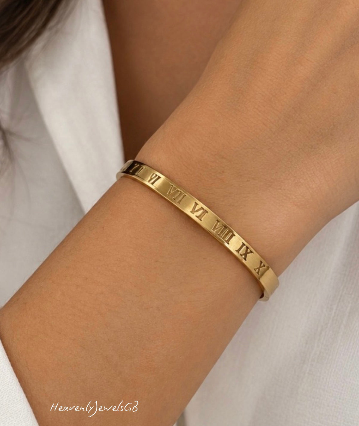 18k Gold Plated Stainless Steel Roman Numeral Bangle
