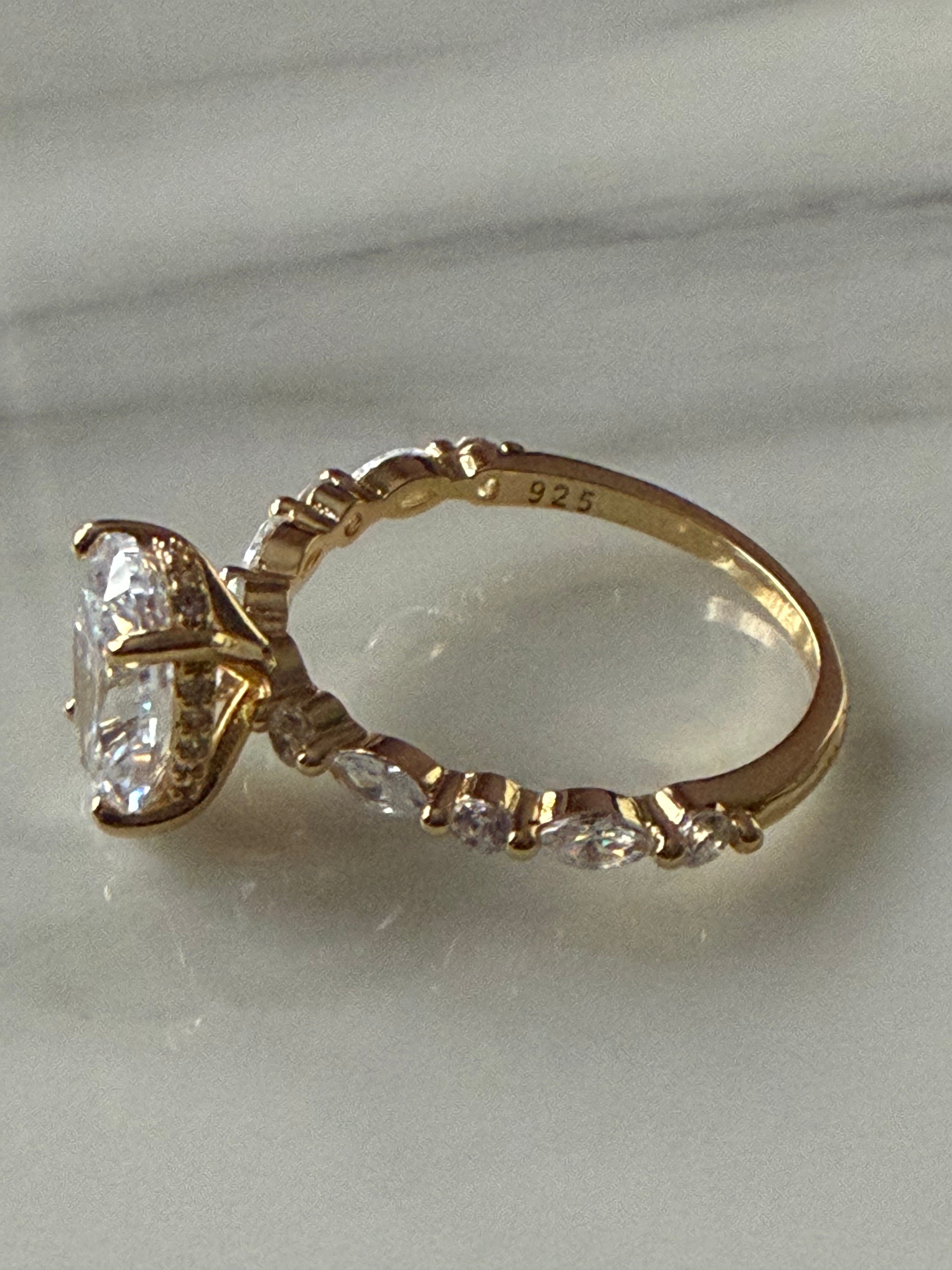 18k Gold Plated 925 Sterling Silver Filled Elliptical Cubic Zirconia Ring