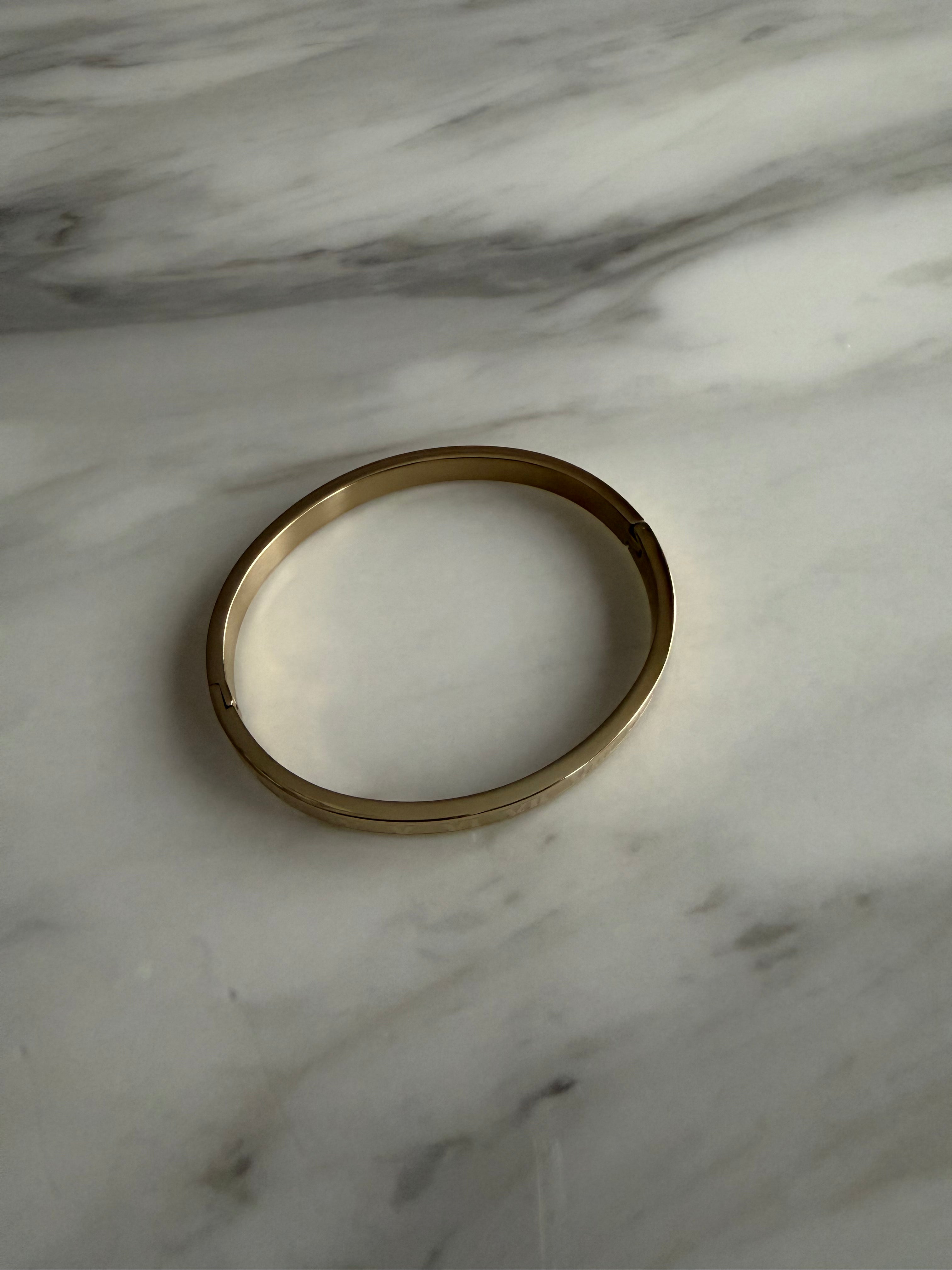 18k Gold Plated Stainless Steel Roman Numeral Bangle